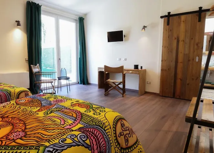 Iter Greenhouse Guest house 4*